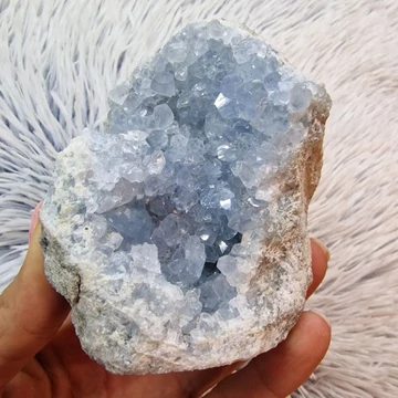 Cölesztin 484 g.